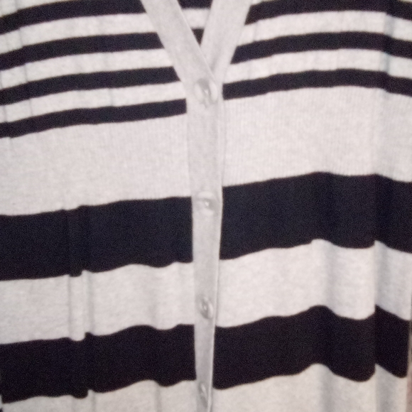 Liz Lange Maternity Cardigan sz. Large - Picture 2 of 3